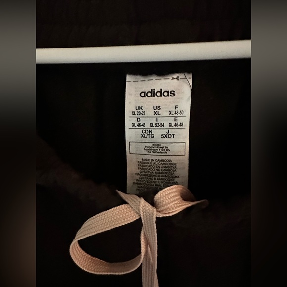 Adidas sweatpants XL - Picture 3 of 4
